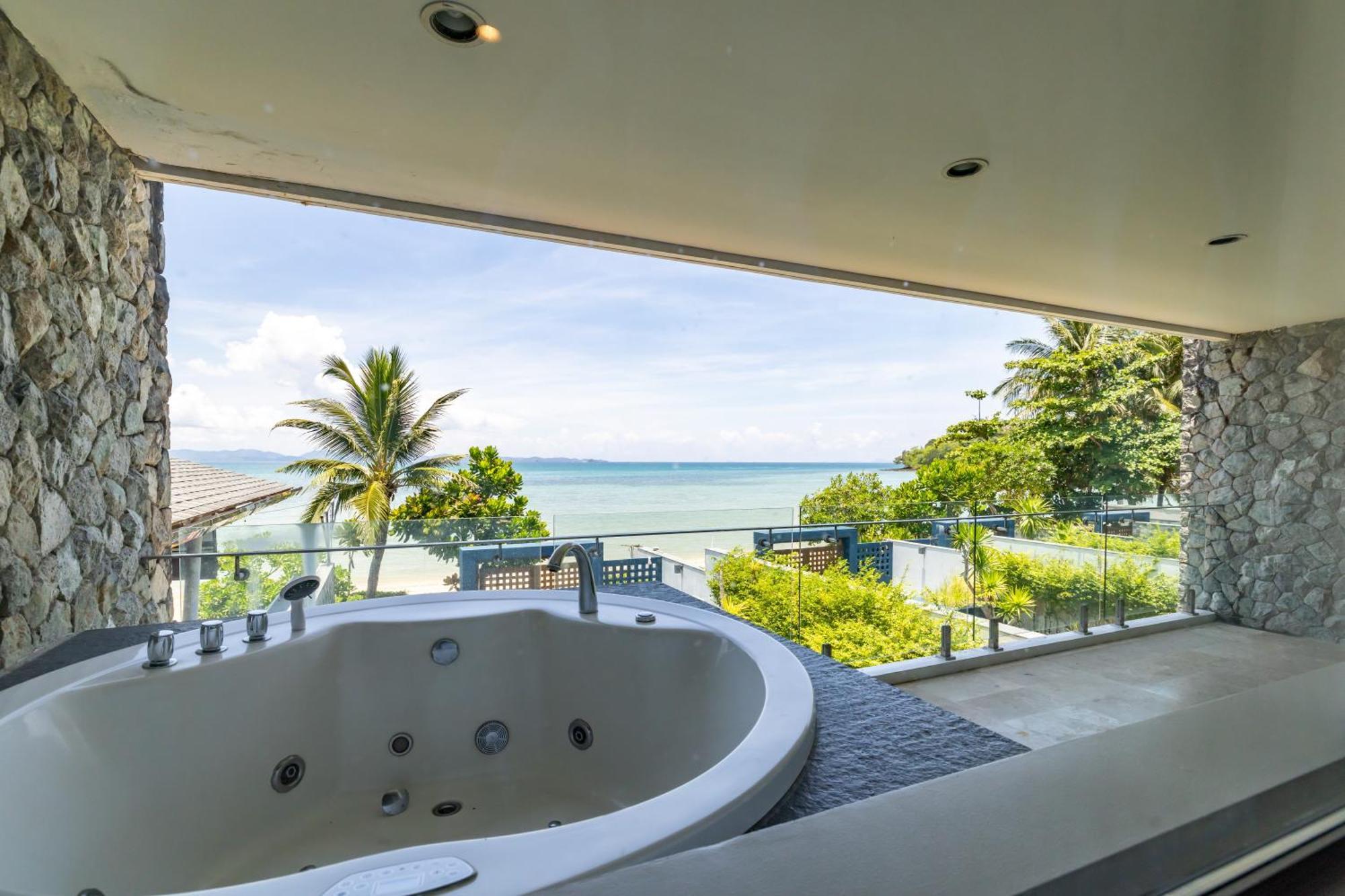 Moonlit Bay Seaview Resort&spa