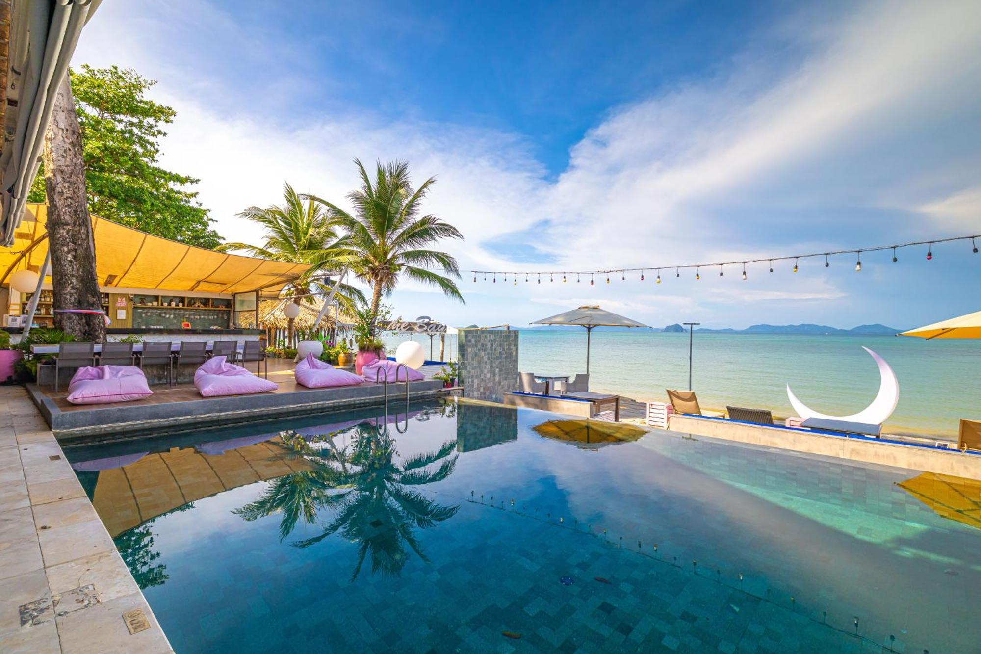Moonlit Bay Seaview Resort&spa Villa